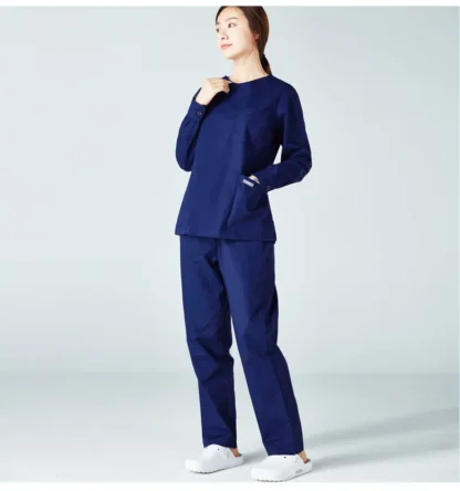 Doctor Wearing Long-sleeved Surgical Gown Female Dentist Overalls
